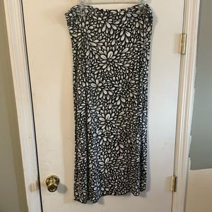 Maxi skirt with side split